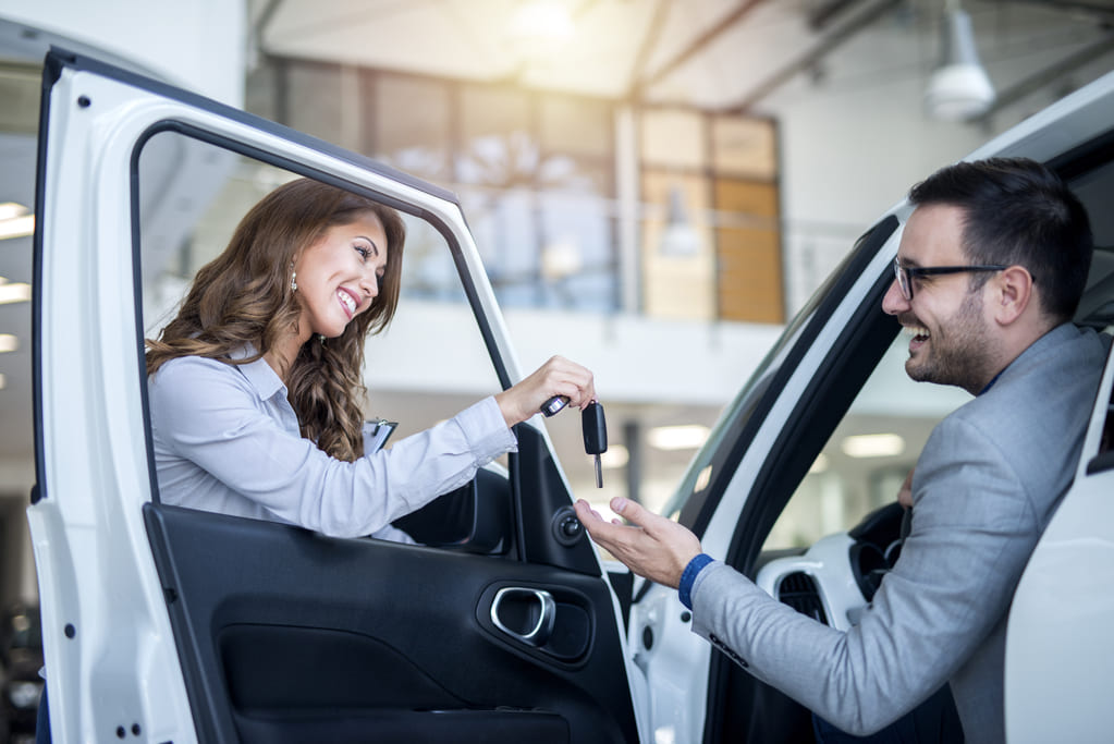 Cómo negociar el precio de un coche seminuevo