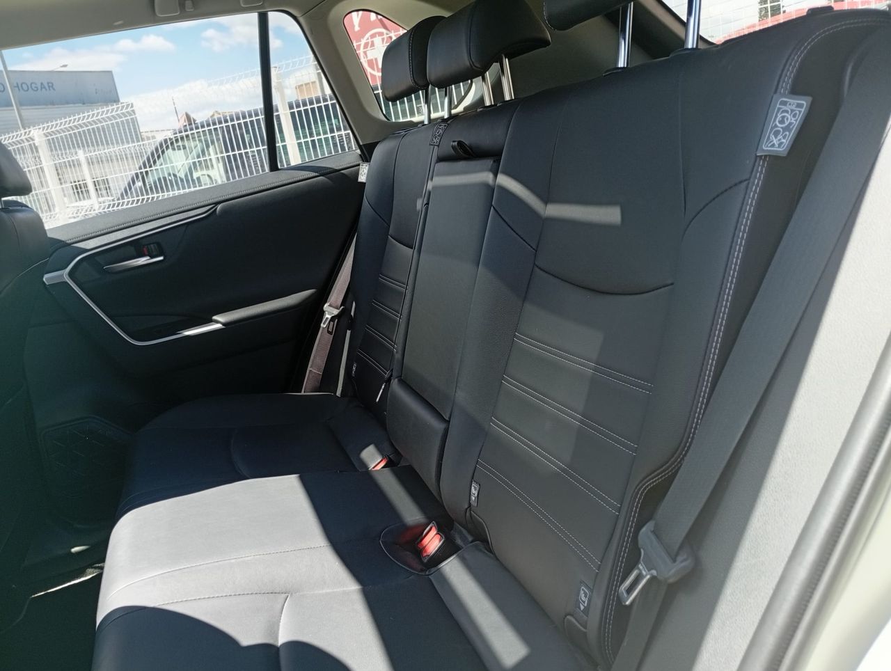 Toyota Rav4 2.5l 220H Luxury