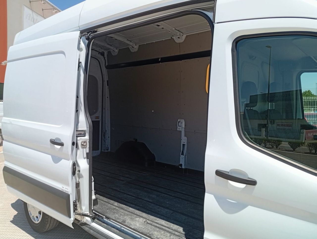 Ford Transit 2.0 130CV FT 350 L3H3