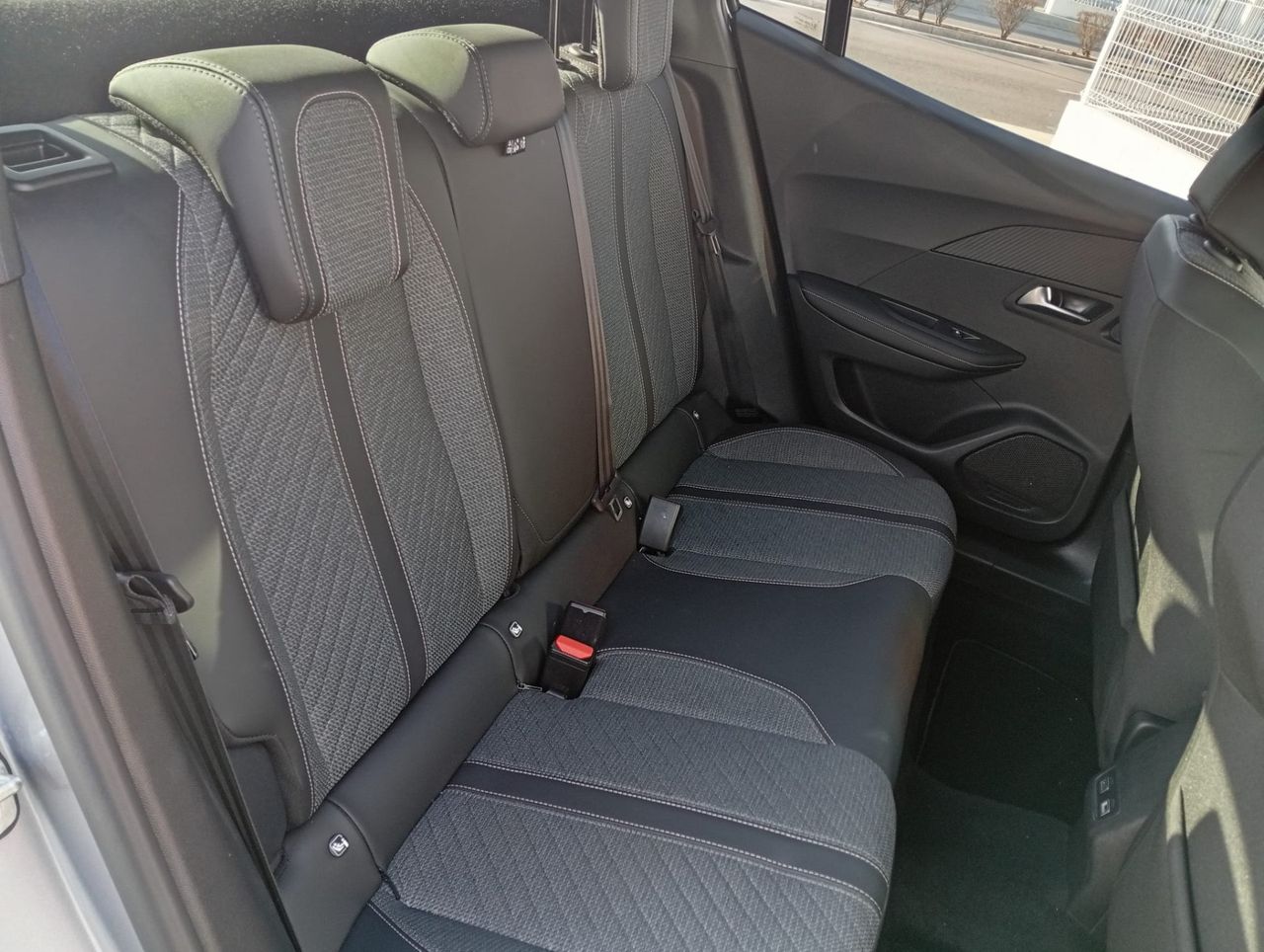 Peugeot 2008 N2008 Allure Hybrid 145 eDCS6