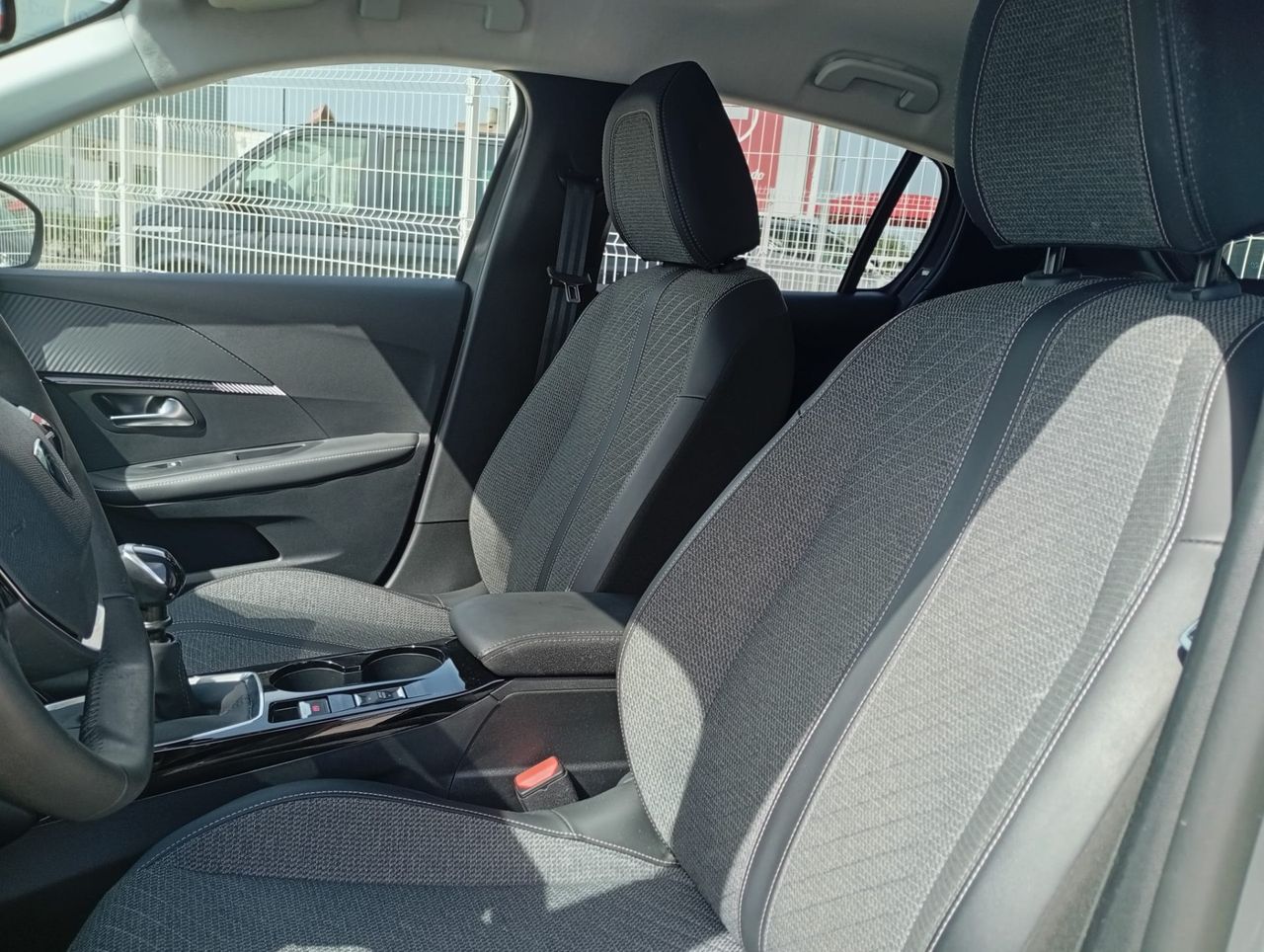 Peugeot 208 Allure Puretech 100