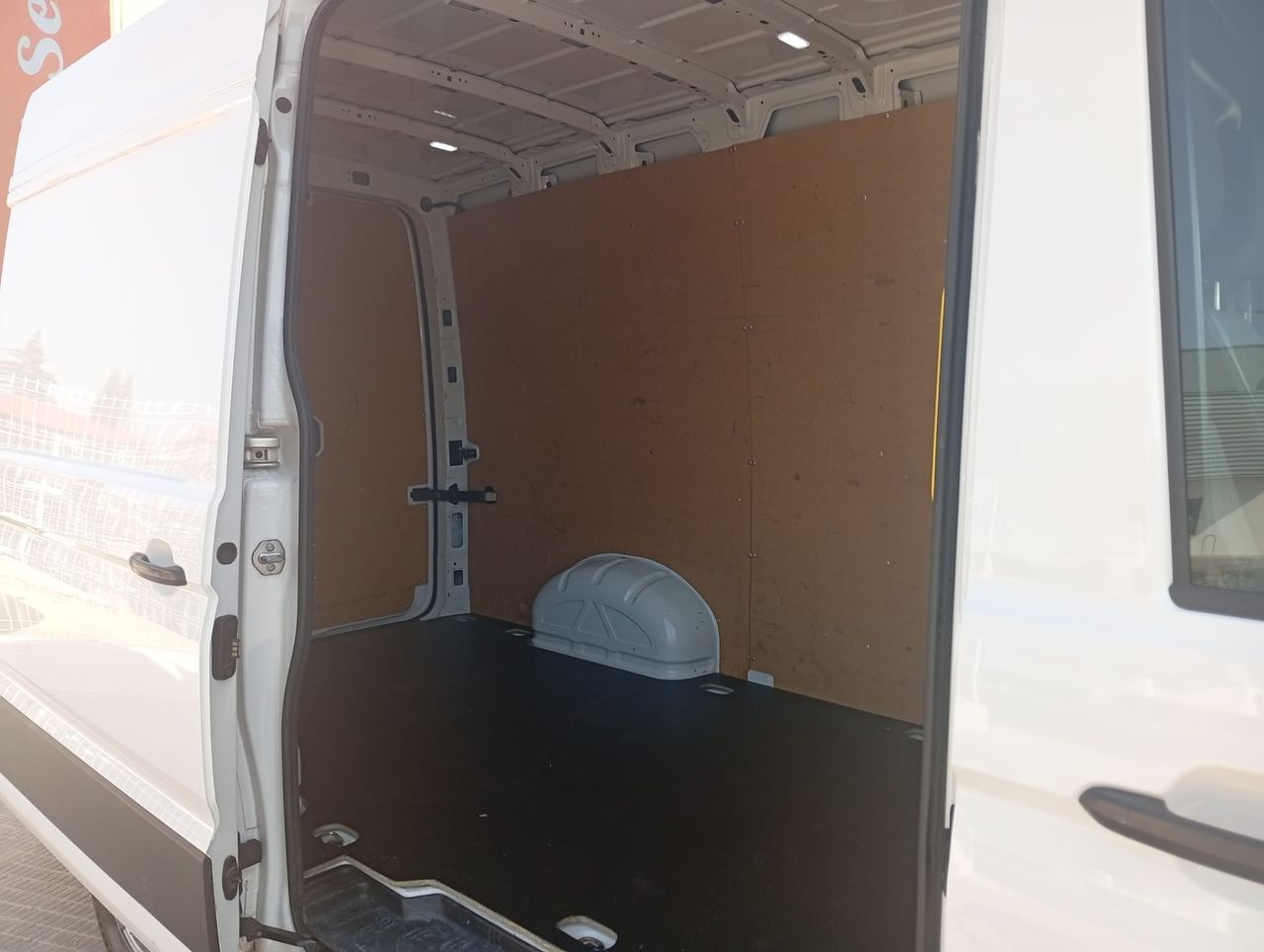 Volkswagen Crafter 2.0 L3H2 140CV