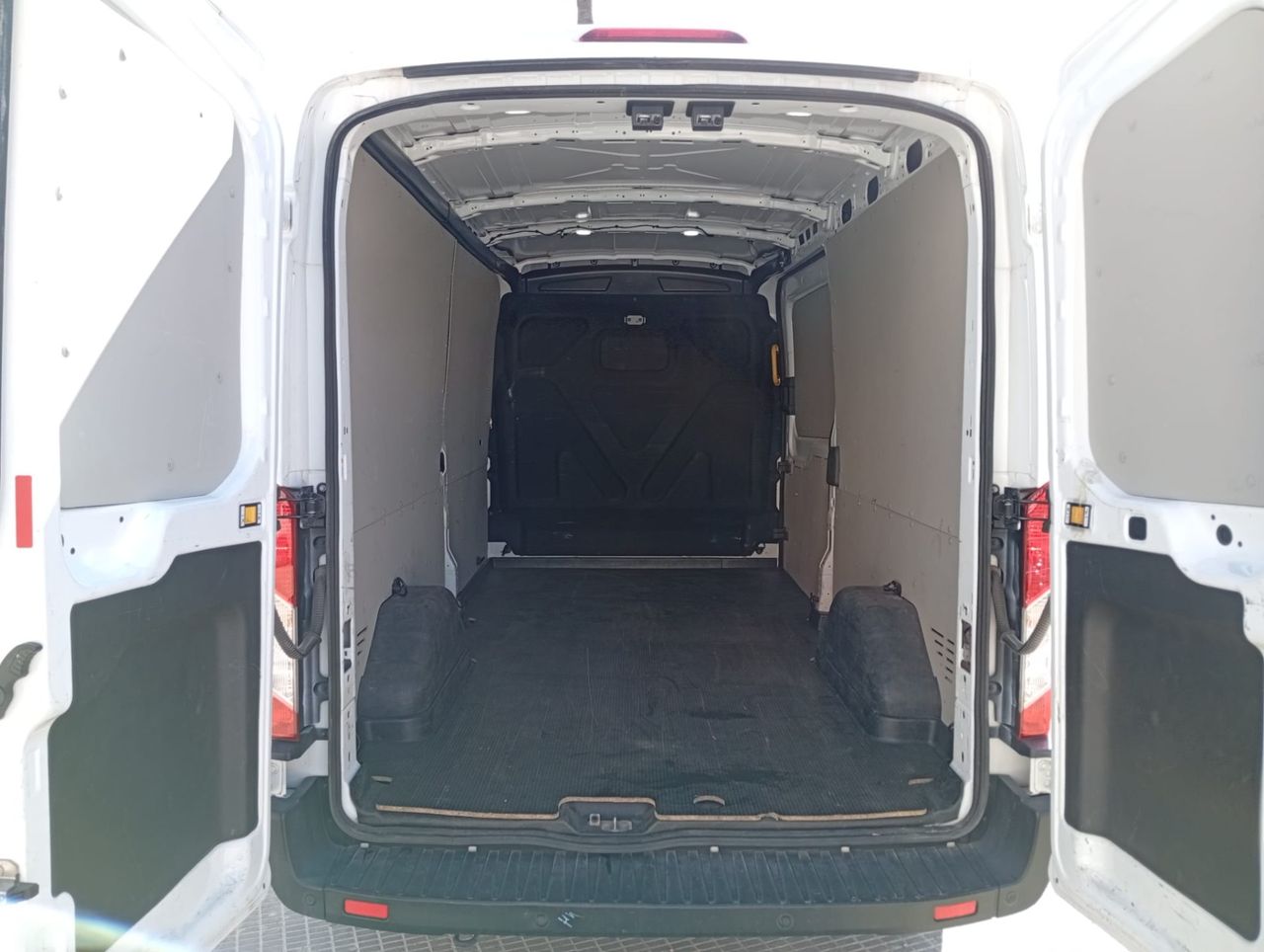 Ford Transit 2.0D L3H2 130CV