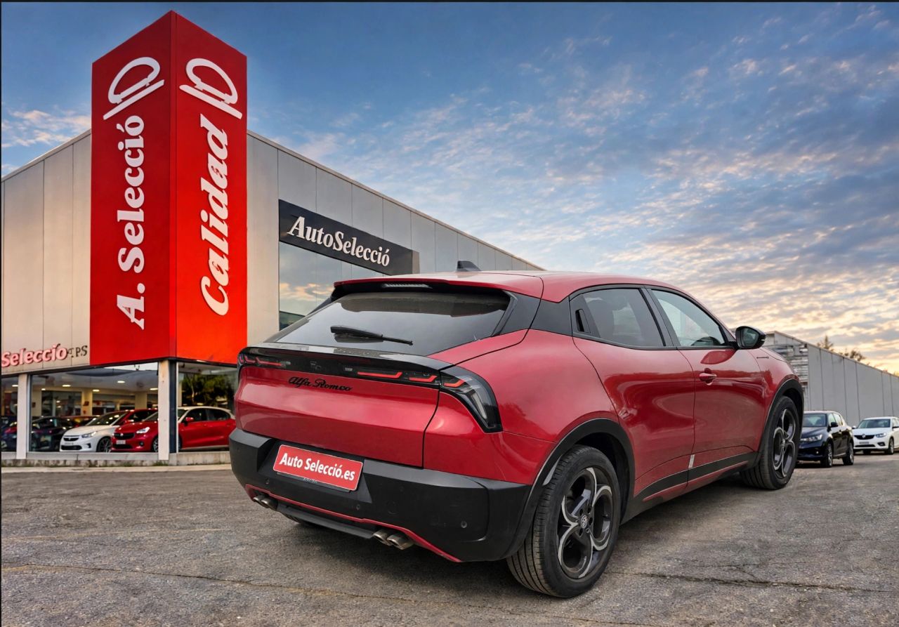 Alfa Romeo Junior Ibrida Speciale 100kW (136CV)