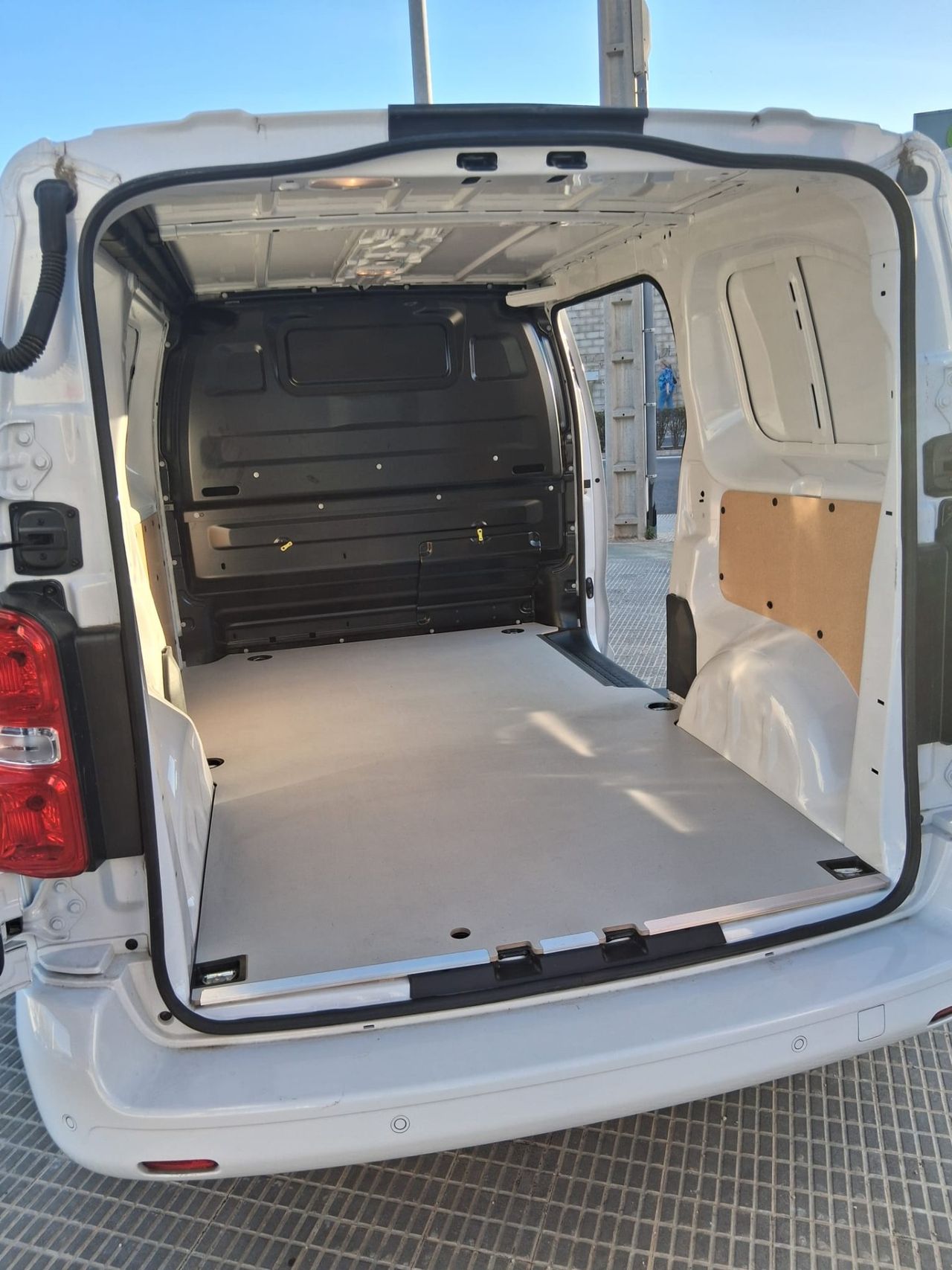 Peugeot e-Expert 75KW 136CV