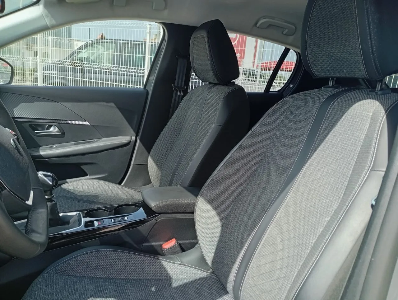 Peugeot 208 Allure Puretech 100